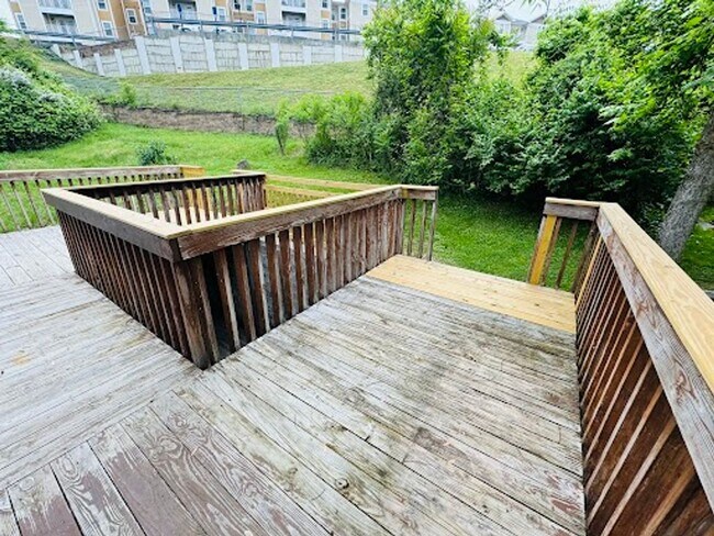 Building Photo - 363 Mansion Ave