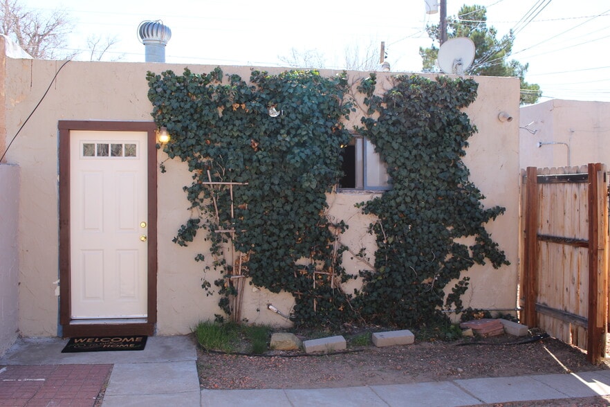 Adorable Casita - 214 Pine St SE