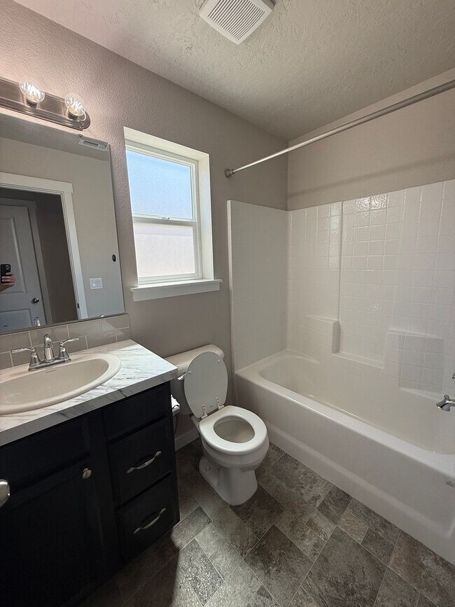 Building Photo - Fully Furnished All Utilities Included.