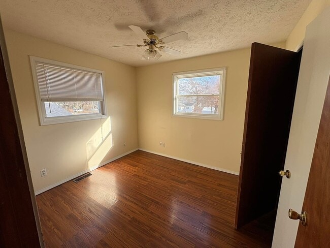 Building Photo - 506 John C Strange St