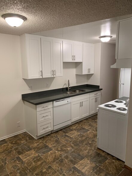 Kitchen - 9286 50th Ave S