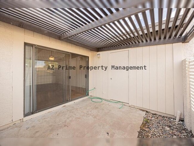 Building Photo - 2141 E Kirkland Ln