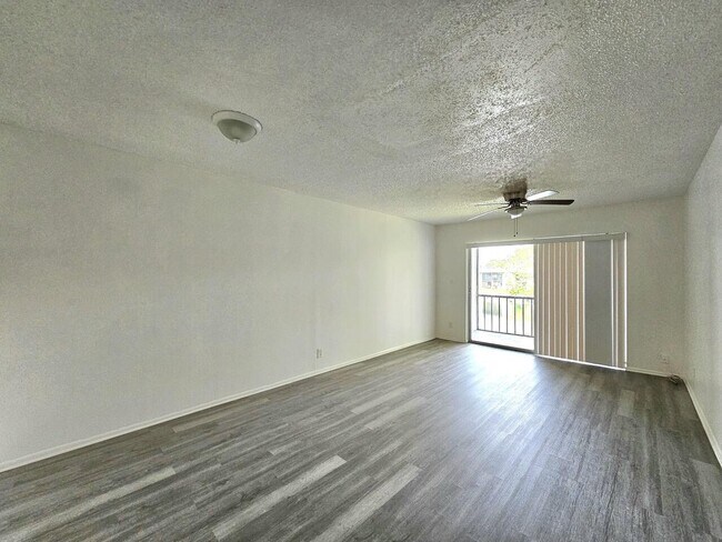 Building Photo - 7801 S Colony Cir