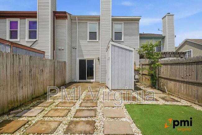 Building Photo - 202 Stonehall Ct
