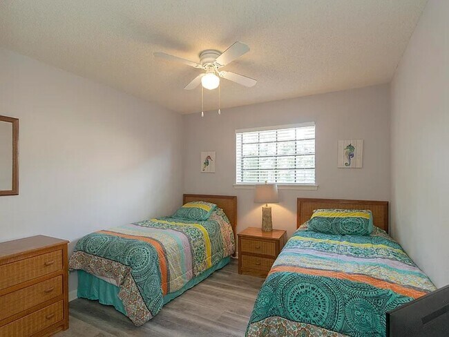 Building Photo - Gorgeous Condo Located in the Seascape com...