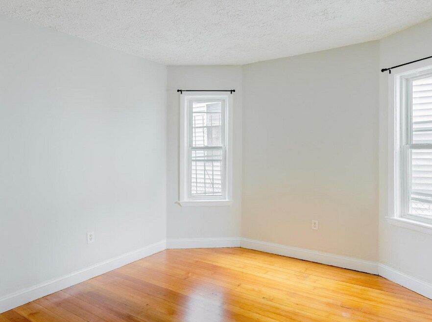 Building Photo - 17 Cawfield St