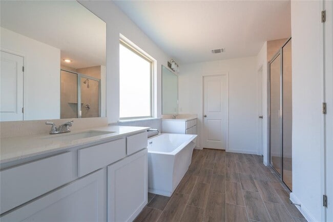 Building Photo - 113 Caterpillar Ln