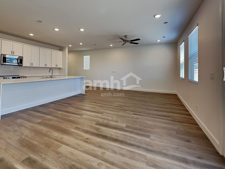 Building Photo - 6489 Aspen Mountain Ave