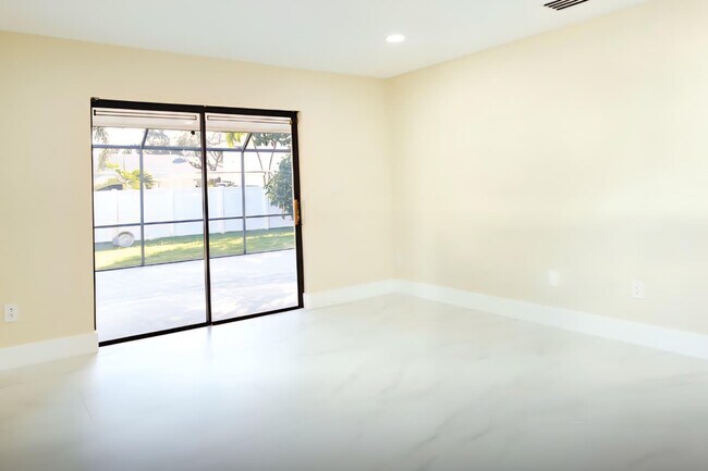 Building Photo - 11516 SW 54th St