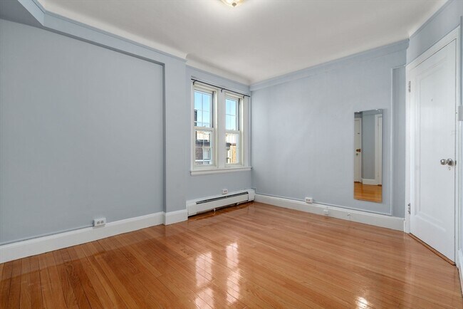Building Photo - 1450-1454-1454 Beacon St