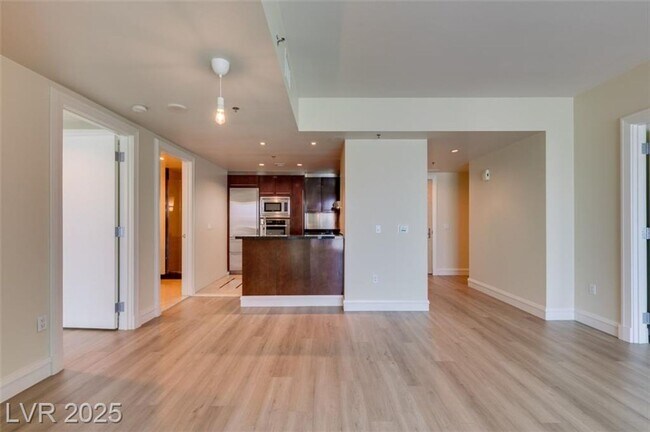 Building Photo - Luxury High-Rise Living at SKY | 29th Floo...