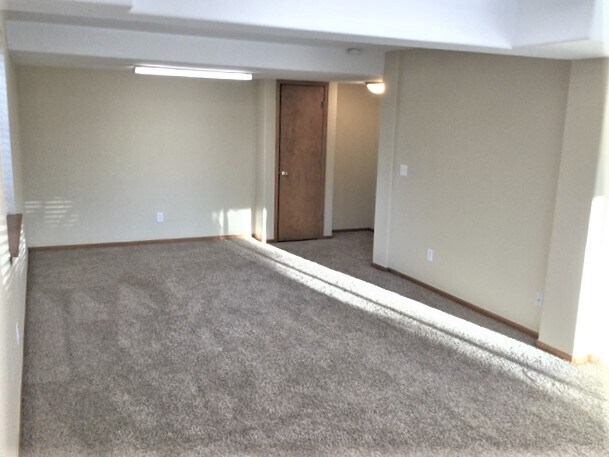 Building Photo - 10235 Woodrose Ln