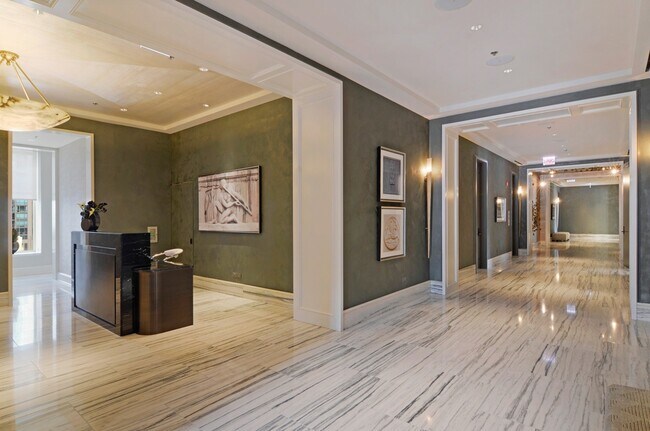 Building Photo - 118 E Erie St