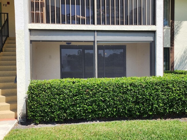 Building Photo - 1605 SW Silver Pine Way
