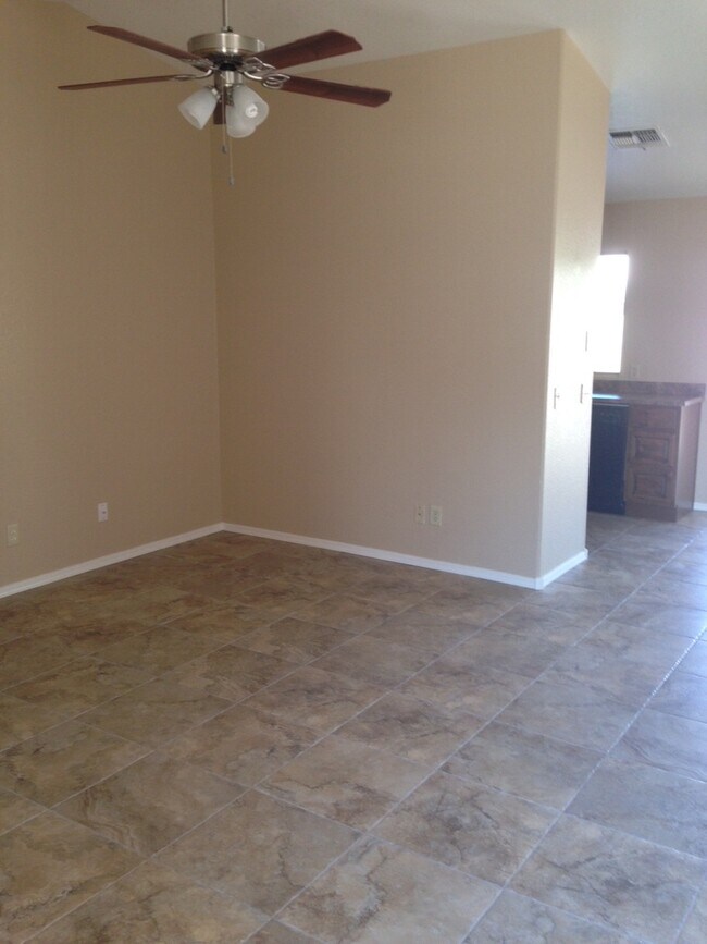 Building Photo - 2316 E Stottler Dr