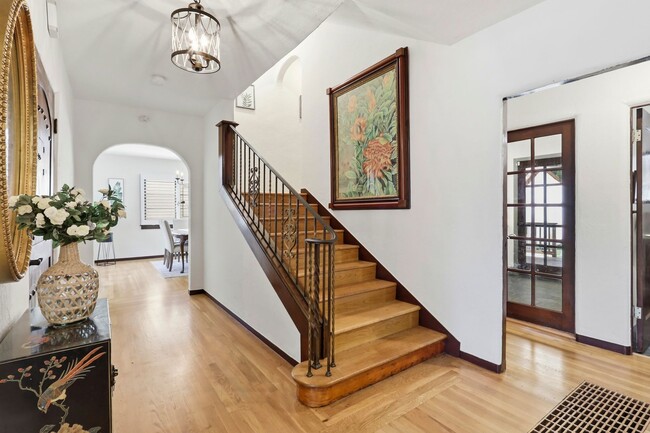Building Photo - Epic custom remodel on this 1930s Spanish-style home near Downtown Willow Glen!