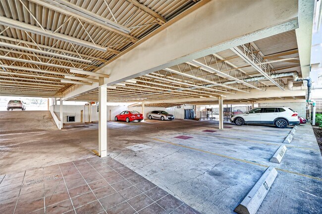 Building Photo - 2700 Revere St