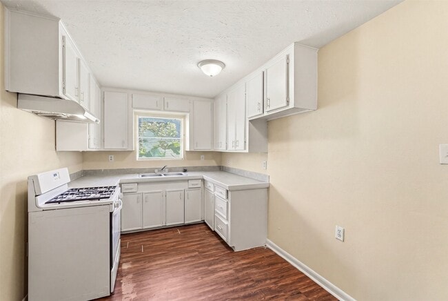Building Photo - 10227 Glenmawr Dr