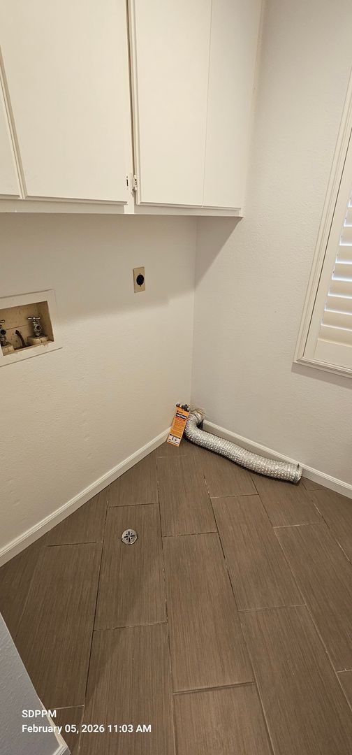 Building Photo - NORTH MIRA MESA / SAN DIEGO - Nice Renovated 4 Bedroom / 2.5 Bath House.  AVAILABLE NOW!