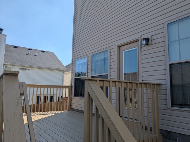 Building Photo - 1011 Blue Bonnet Ct