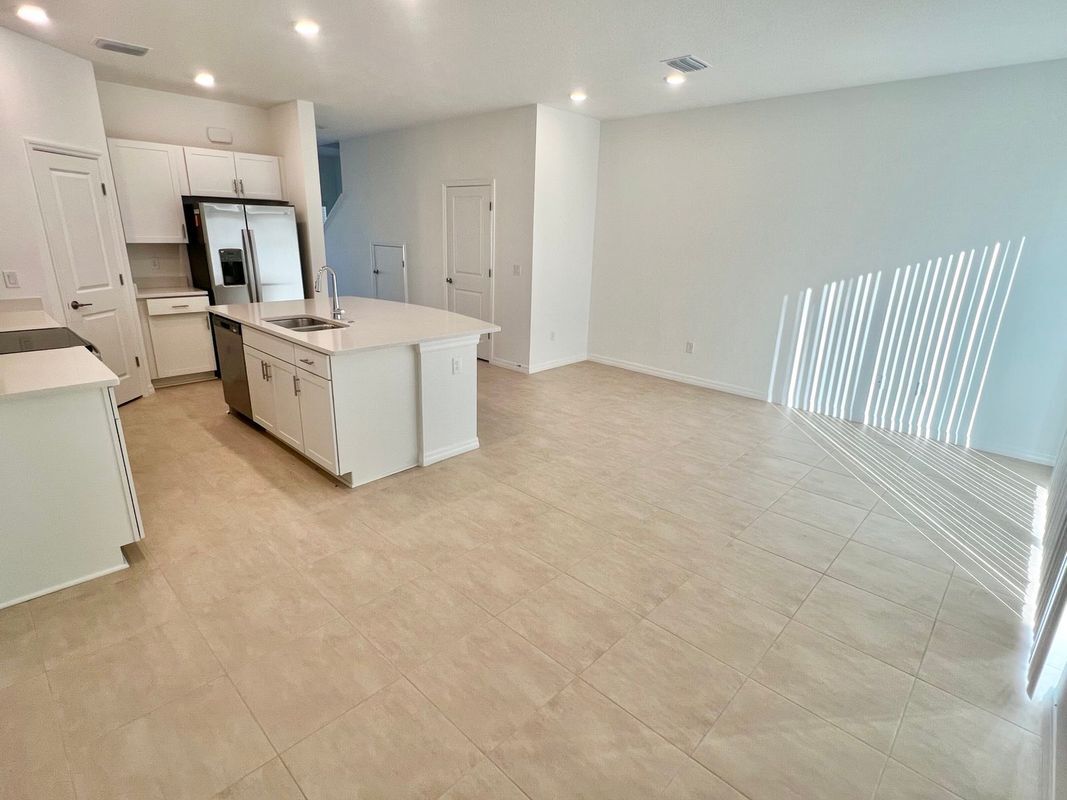 Building Photo - 5869 Biscotti St