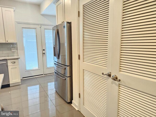 Building Photo - 1311 S St SE