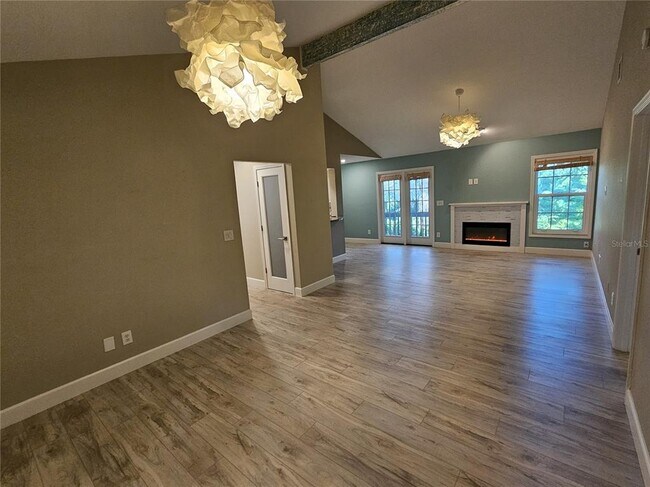Building Photo - 1210 Cottonwood Trail
