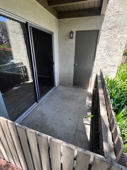 Building Photo - 432 Edgehill Ln