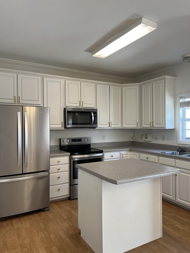 Building Photo - 4451 Baylor St