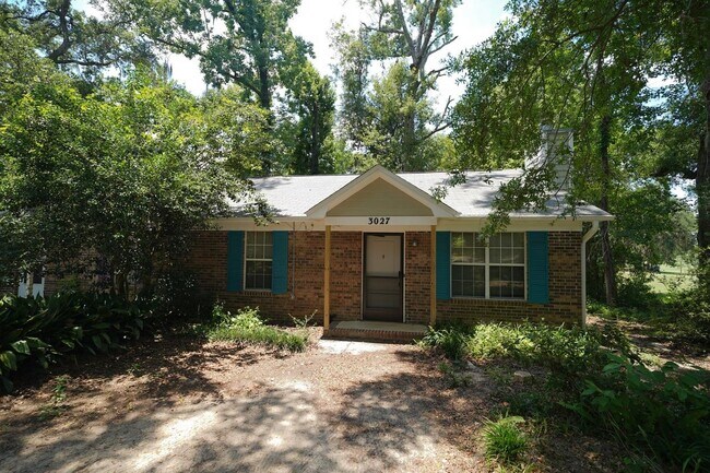 Building Photo - 3027 Oak Hammock Ln