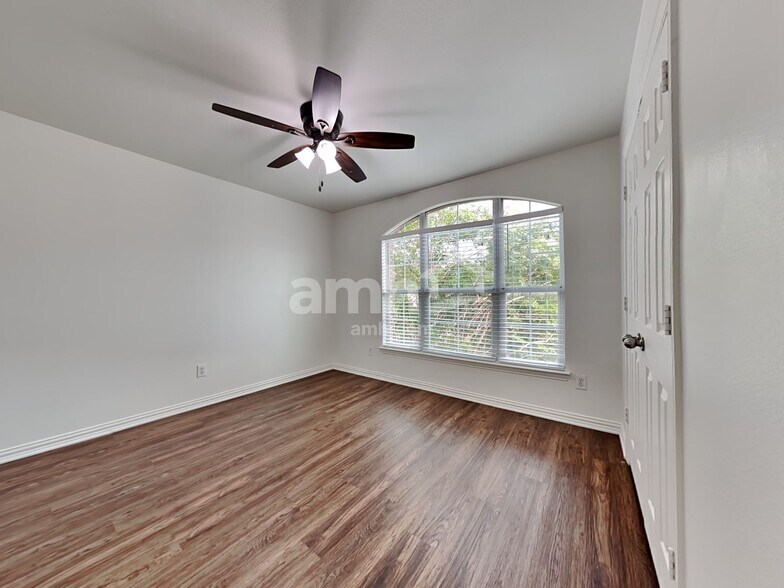 Building Photo - 8752 Lariat Cir