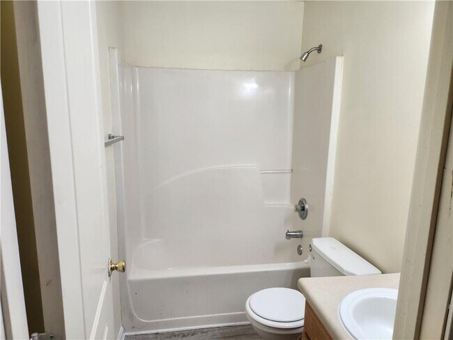 Building Photo - 2935 Fields Dr