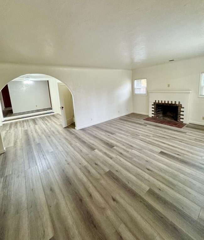 Building Photo - 1119 Citrus Ave