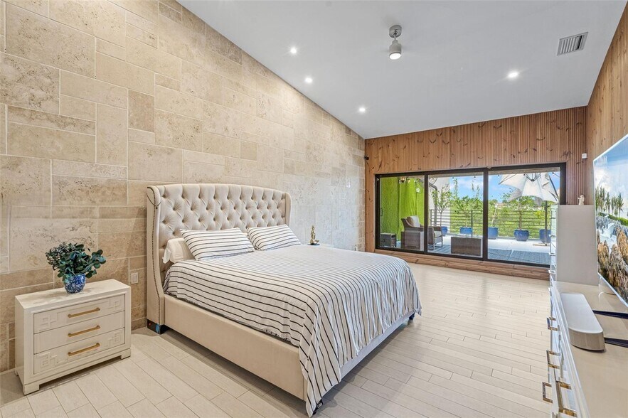 Building Photo - 6124 Paradise Point Dr