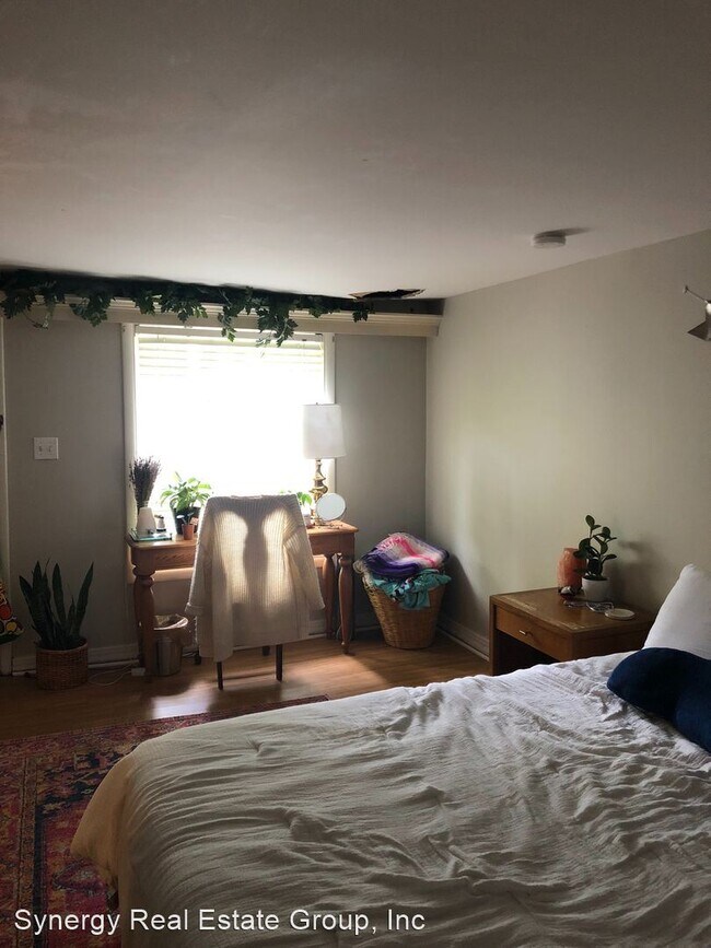 Building Photo - 3 br, 2 bath Apartment - 2819 White Oak