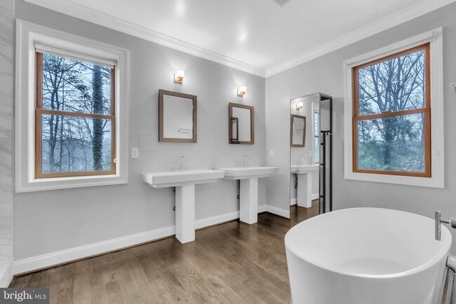 Building Photo - 6415 Bradley Blvd