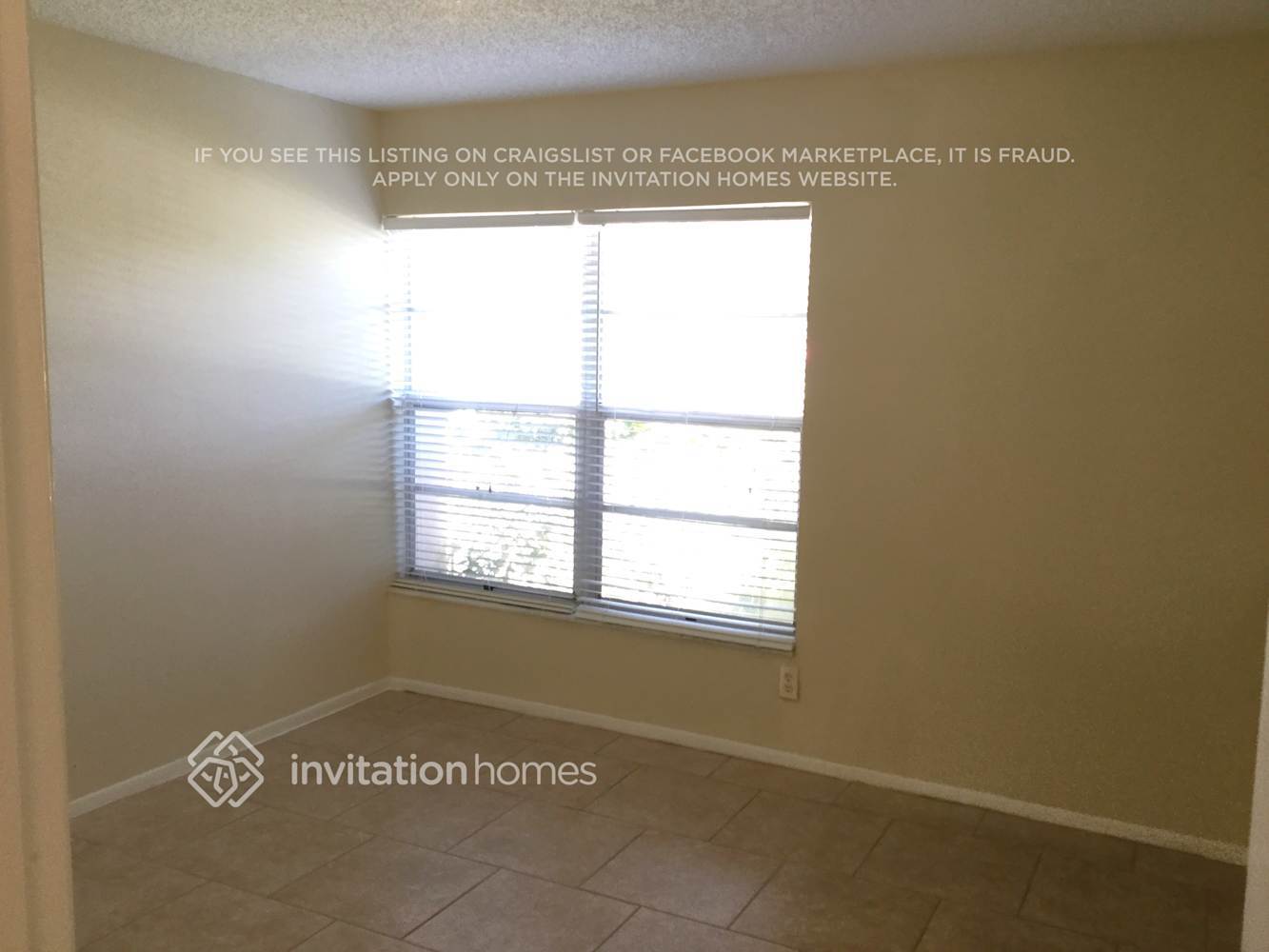 Building Photo - 3700 Montclair Dr