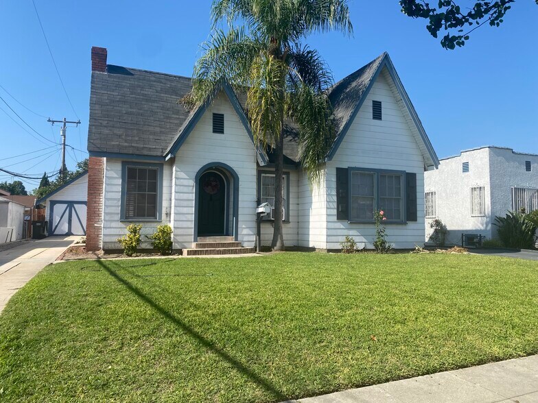 Building Photo - 8830 Underwood St