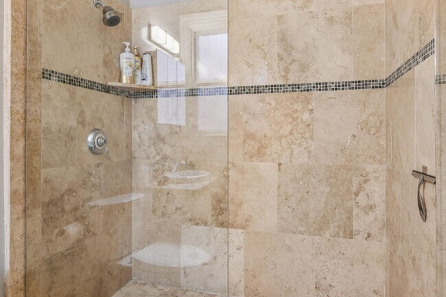 Building Photo - 2985 Harrison St