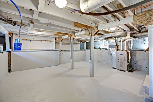 Building Photo - 6029 SE 48th Ave