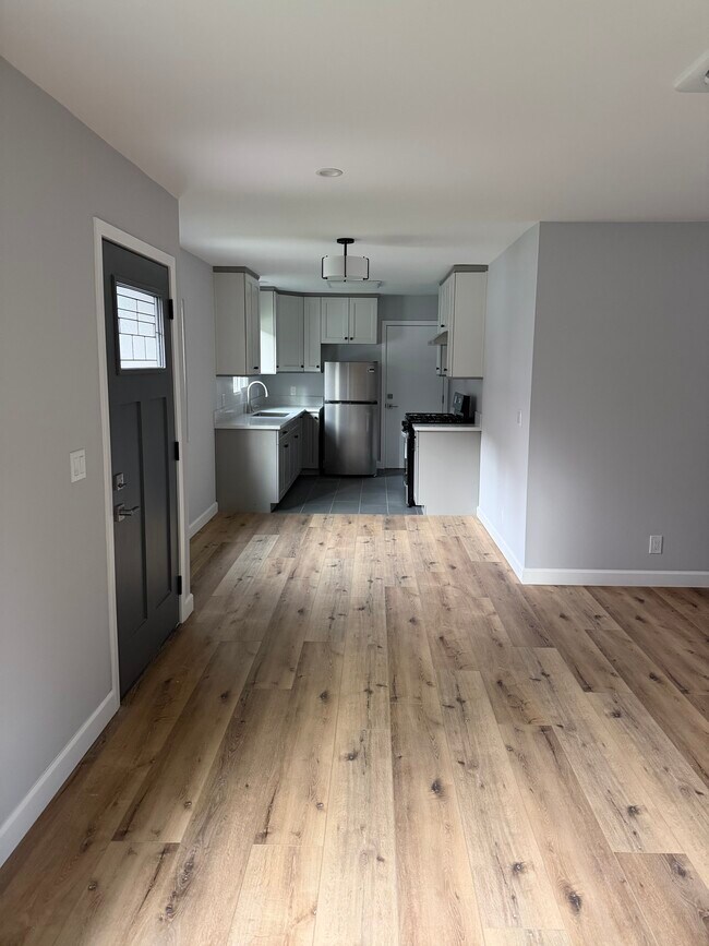 Building Photo - 170 Monterey Rd
