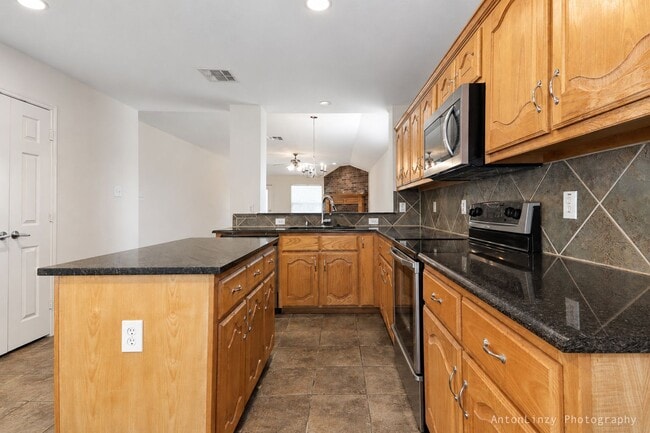 Building Photo - 701 Orchid Blvd