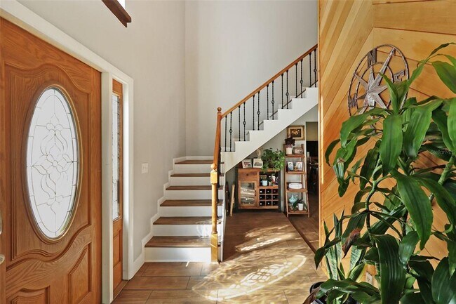 Building Photo - 18423 Swan Lake Dr