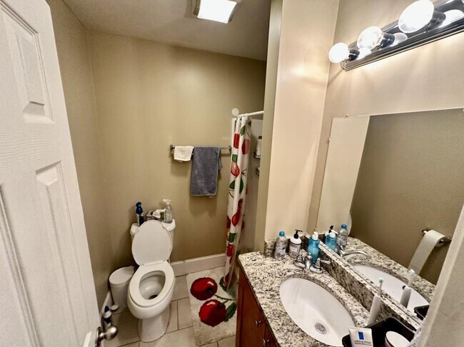 Building Photo - 4 bedroom in Brookline MA 02446
