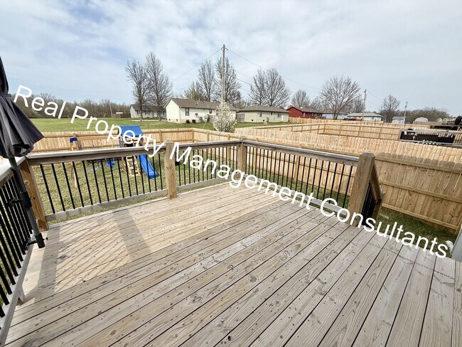 Building Photo - $500 off Move In Special on 4-bedroom, 3-b...