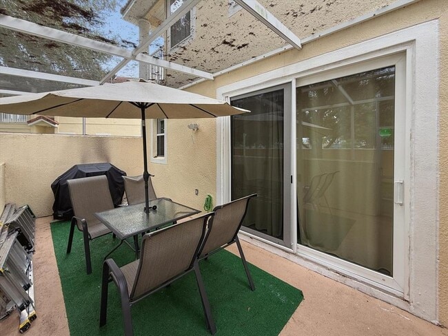 Building Photo - 1302 S Beach Cir