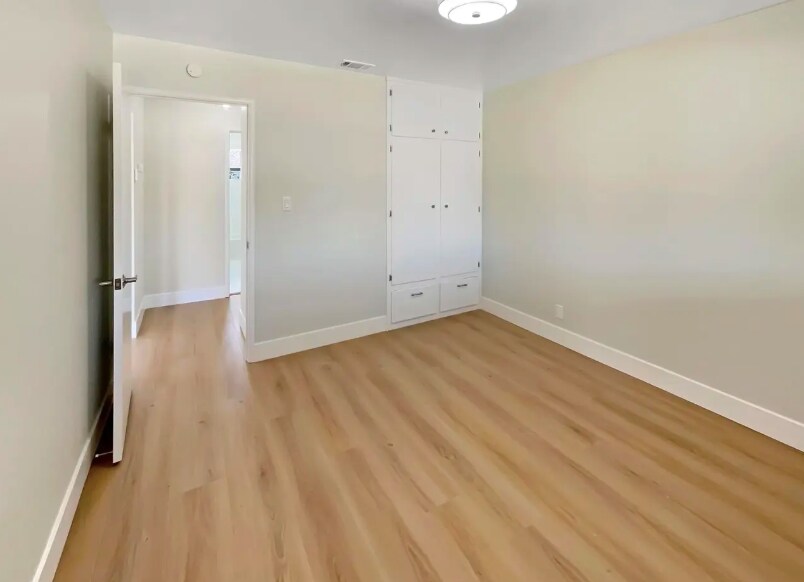 Building Photo - 4840 Piper St