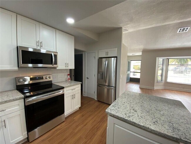 Building Photo - 3892 Suburban Ln