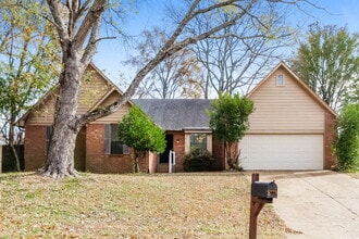 Building Photo - 8139 Creek Way Cove