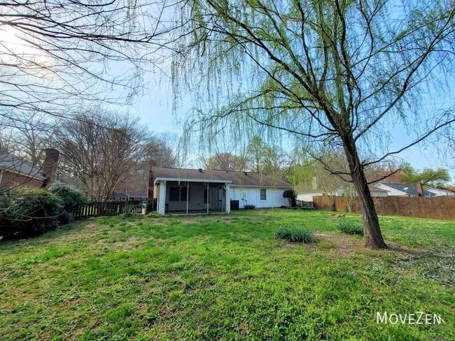 Building Photo - 3004 Bardwell Rd